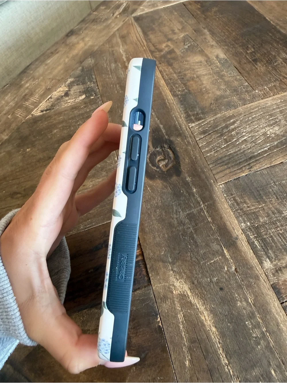 iphone 14 Slim Floral Phone Case in White and Light Blue